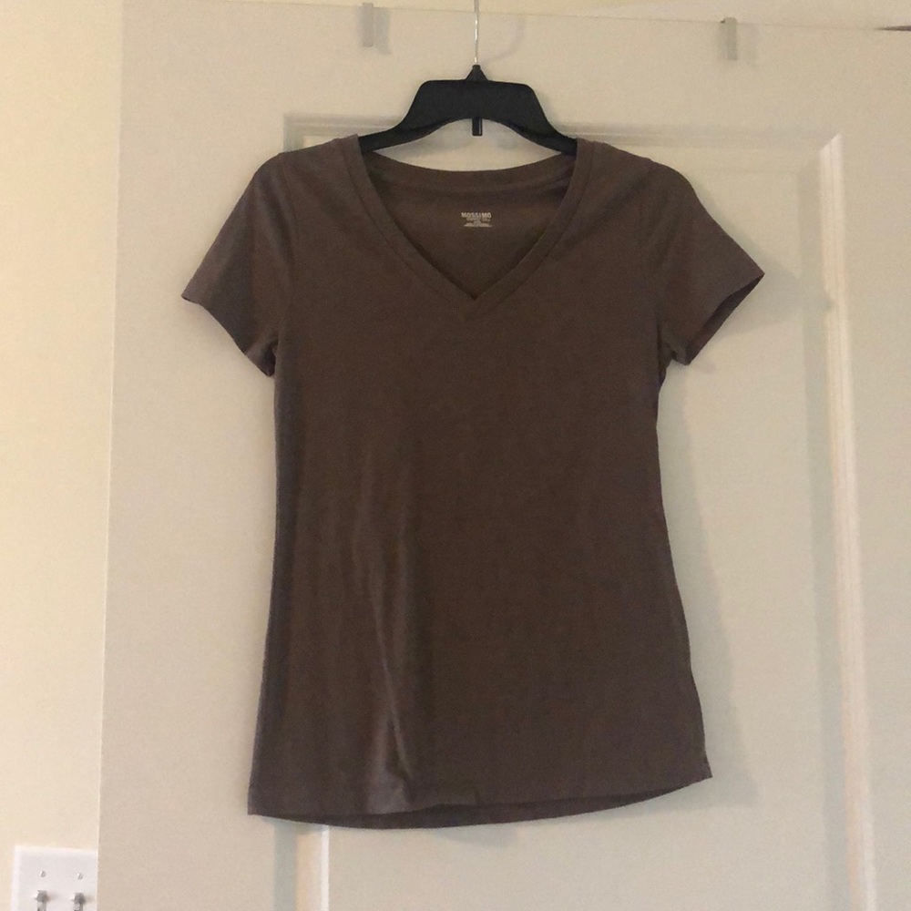Brown vneck T-shirt